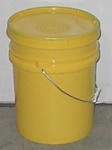 Youngstown Barrel & Drum Cubos de cabeza abierta de plástico de 18,92 l (5 galones) con tapas de faldón largas; amarillo
